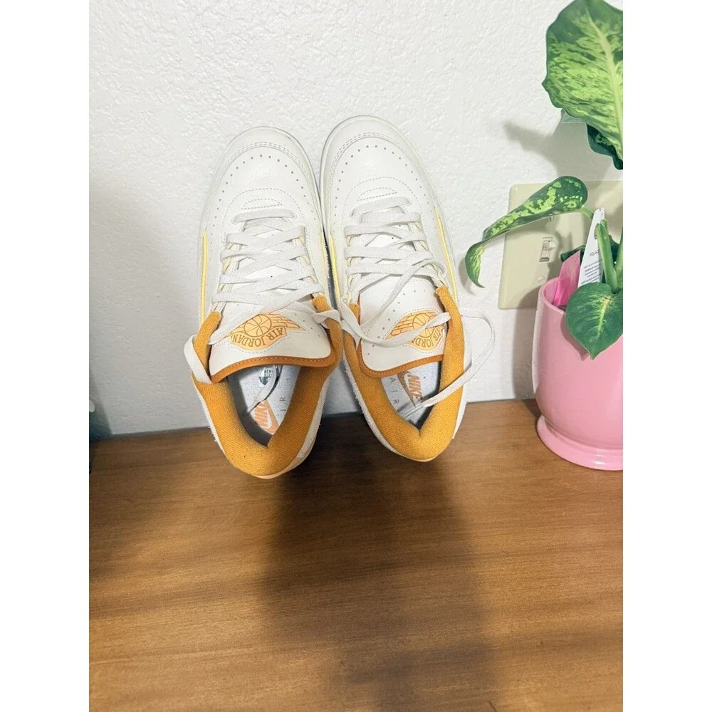 Jordan Air Jordan 2 Retro Low Melon Tint White Orange Leather Size 9 Men’s